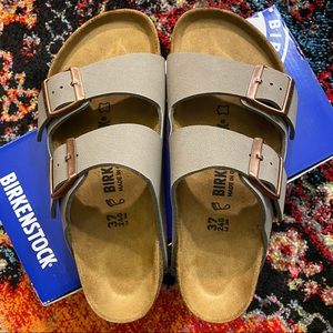 NWB Birkenstock Arizona Sandals